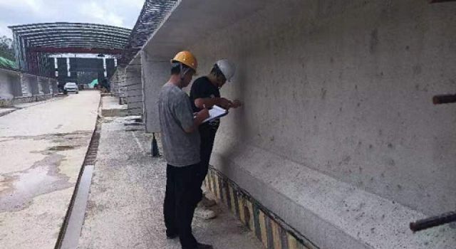 東泰咨詢橫欽高速公路第四總監(jiān)辦試驗(yàn)室與橫欽高速公路中心試驗(yàn)室聯(lián)合開(kāi)展梁場(chǎng)預(yù)制梁質(zhì)量巡查