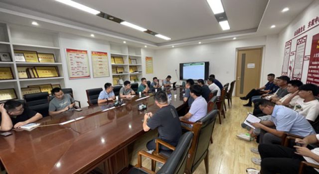 濟(jì)微高速一駐地辦參加濟(jì)微高速項目公司組織的全線工地試驗室鋼筋保護(hù)層厚度及鋼筋間距檢測專題培訓(xùn)會議